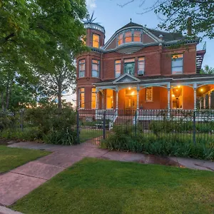 Lumber Baron And Gardens Bed & Breakfast